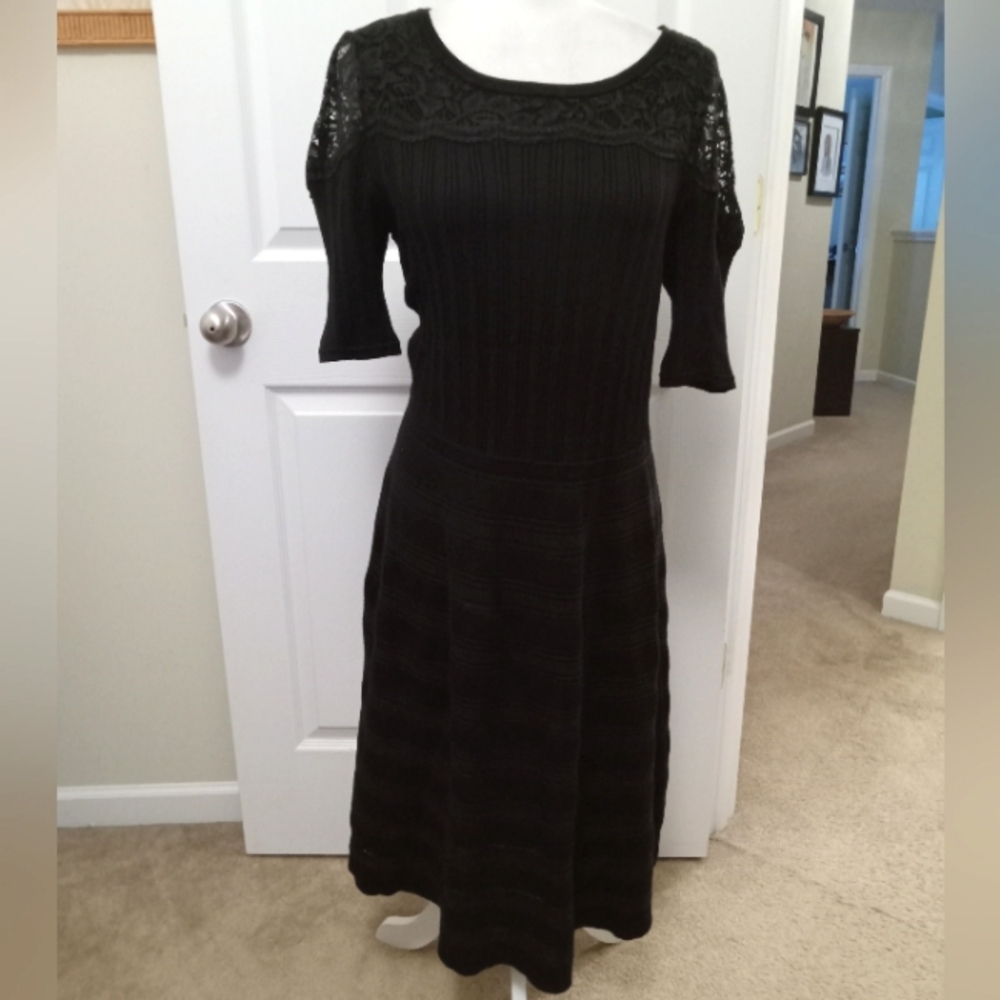 Lace and knit short sleeve black midi dress by Love Ryan . Size Large